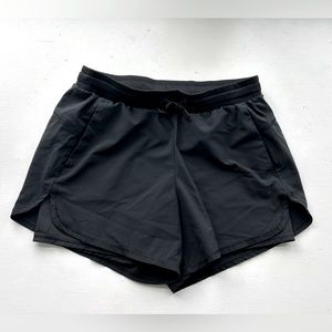 Girls’ all in motion shorts, size (10/12)